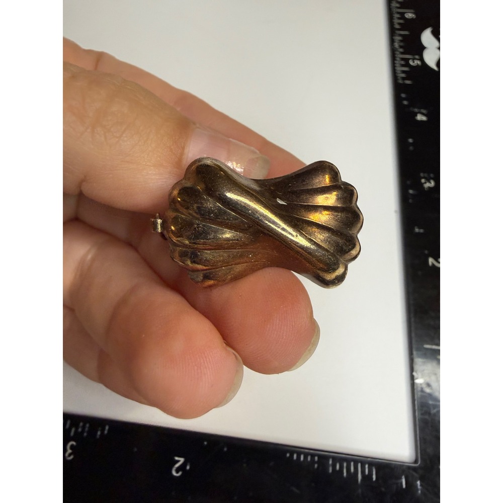 Gold Tone Ribbed Shell Scarf Slide Clip Bamboo Style Ring Back Accessory
